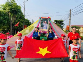 TRƯỜNG MẦM NON KỲ HOA TỔ CHỨC HOẠT ĐỘNG CHÀO MỪNG 30/4 VÀ 1/5