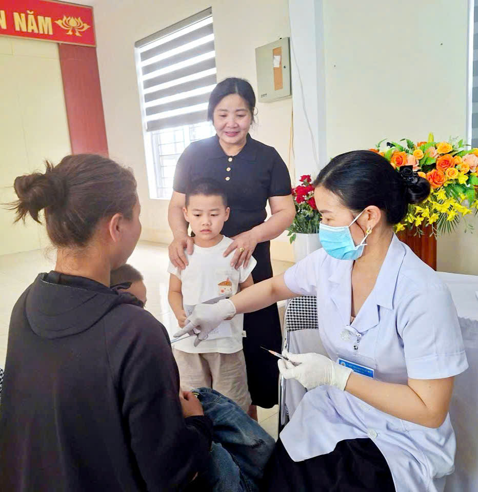 Tăng cường tiêm chủng mở rộng cho trẻ 2–6 tuổi tại Trường Mầm non Kỳ Hoa – Vì một thế hệ khỏe mạnh, phát triển toàn diện