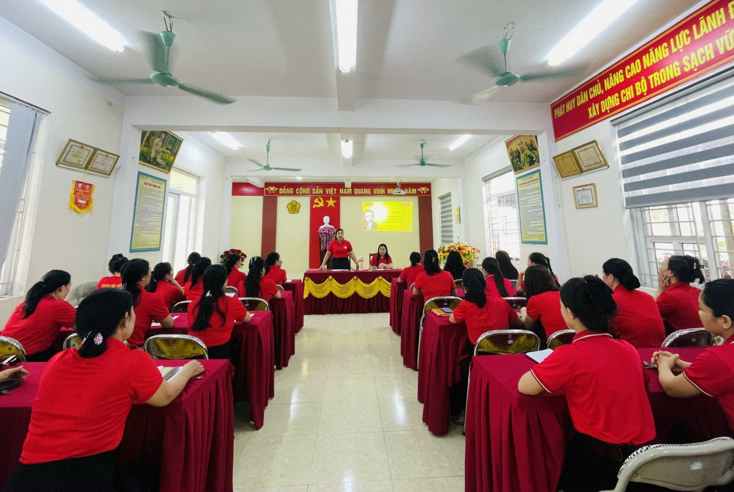 CHI BỘ TRƯỜNG MẦM NON KỲ HOA SINH HOẠT CHUYÊN ĐỀ "KỶ NIỆM 120 NĂM NGÀY SINH ĐỒNG CHÍ HÀ HUY TẬP" (24/4/1906 – 24/4/2026)