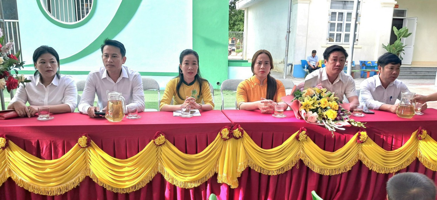 RỘN RÀNG KHÔNG KHÍ NGÀY KHAI GIẢNG TẠI TRƯỜNG MẦM NON KỲ HOA