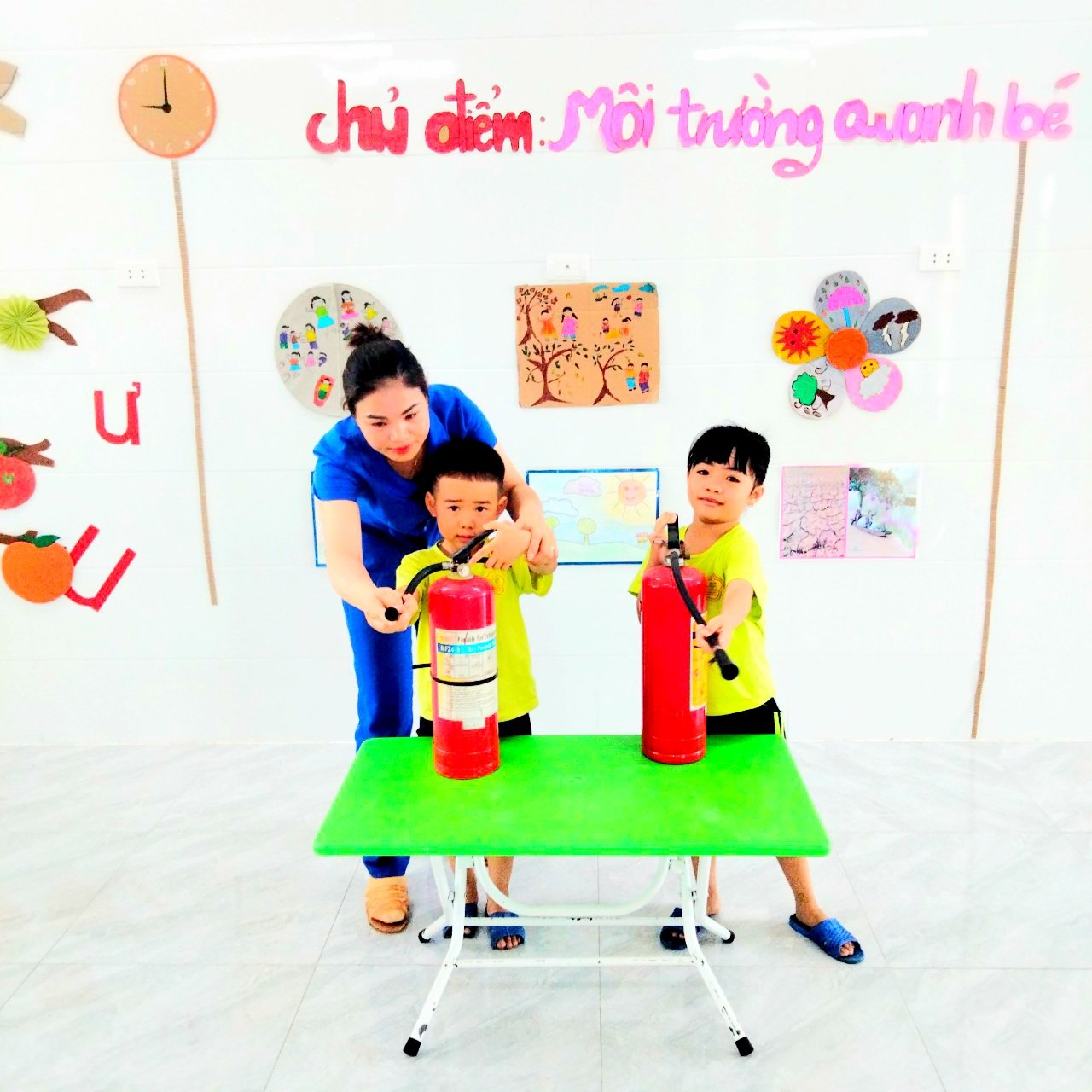 TRƯỜNG MẦM NON KỲ HOA TỔ CHỨC CÁC HOẠT ĐỘNG GIÁO DỤC HƯỚNG DẪN KỸ NĂNG THOÁT HIỂM VÀ PHÒNG CHÁY CHỮA CHÁY Ở CÁC KHỐI LỚP