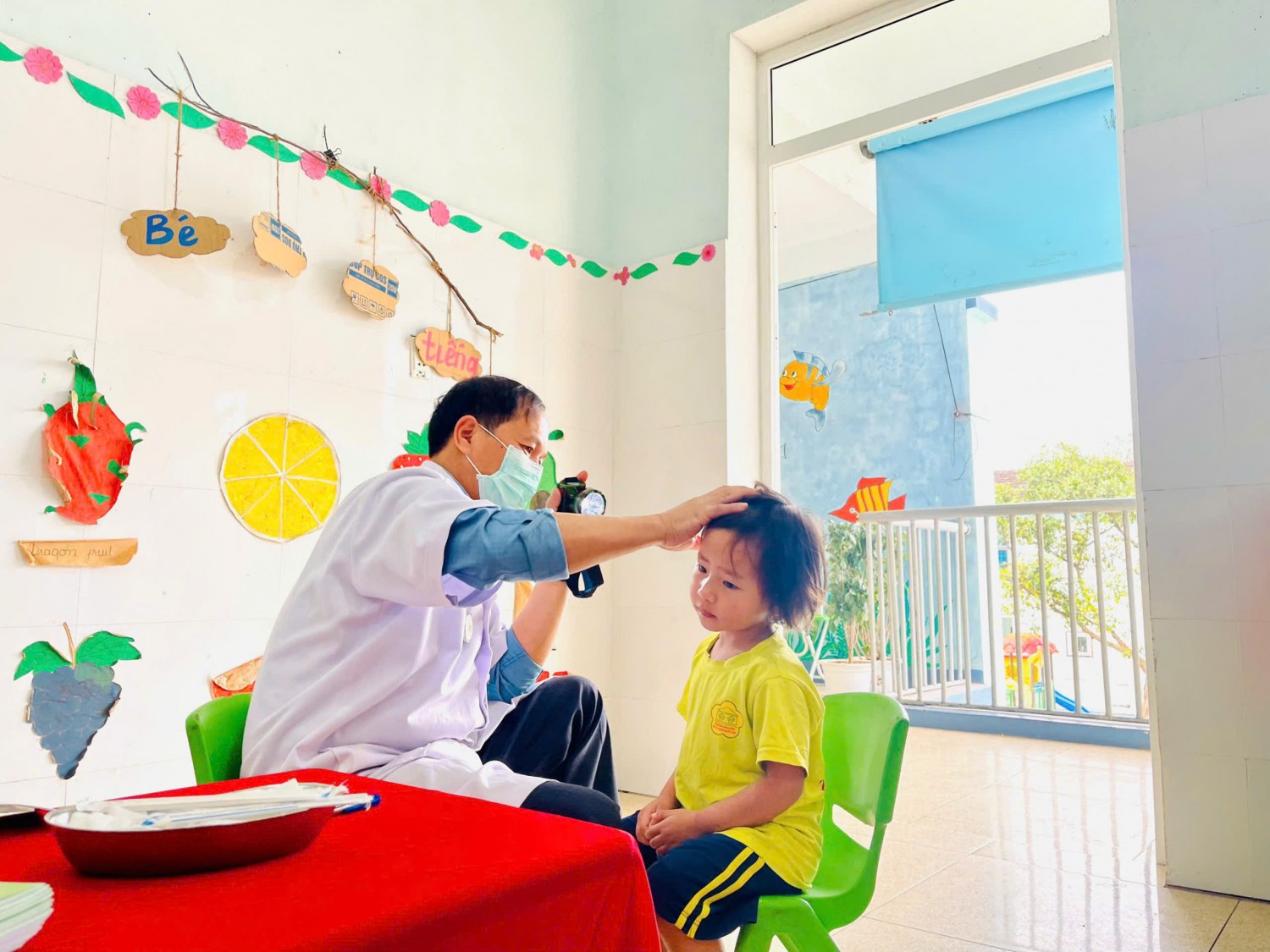 TRƯỜNG MẦM NON KỲ HOA TỔ CHỨC KHÁM SỨC KHỎE LẦN 2 CHO TRẺ - NĂM HỌC 2024-2025