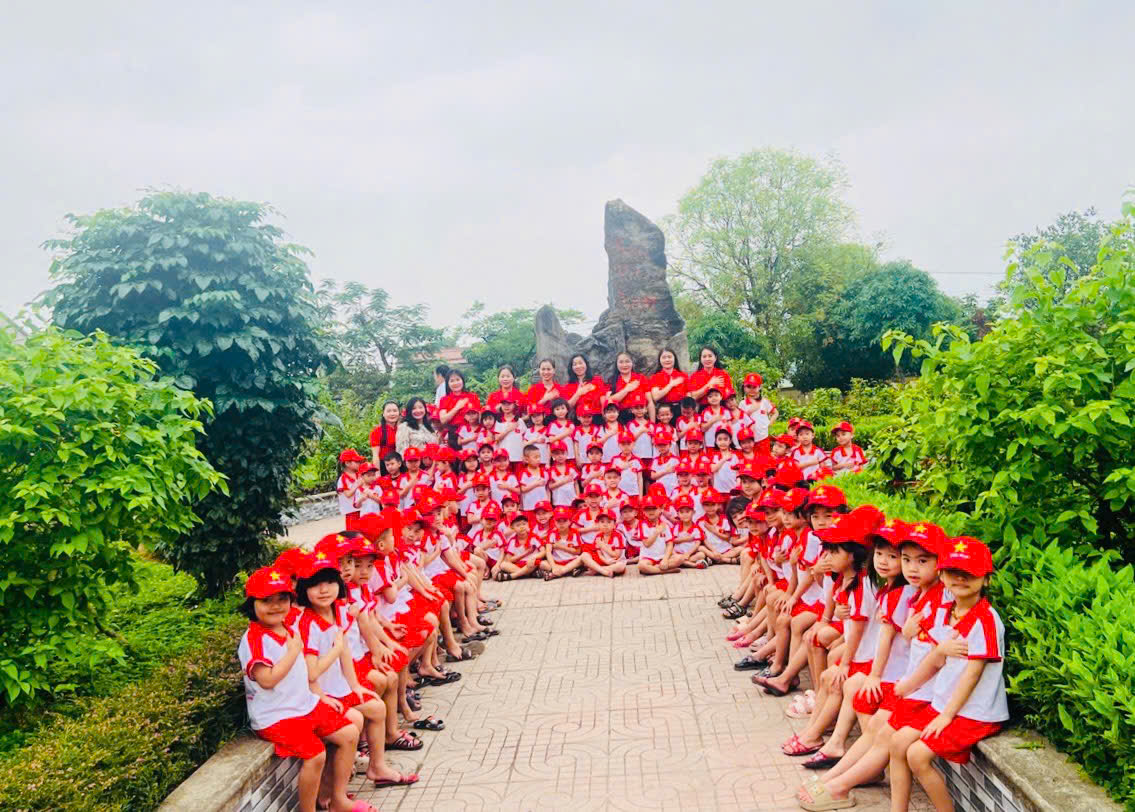 CHUYẾN THAM QUAN TRẢI NGHIỆM VÀ LỄ THẮP HƯƠNG ĐÀI TƯỞNG NIỆM ĐẦY Ý NGHĨ CỦA CÁC BÉ KHỐI 5 TUỔI TRƯỜNG MẦM NON KỲ HOA NHÂN DỊP KỶ NIỆM 30/4 VÀ 1/5