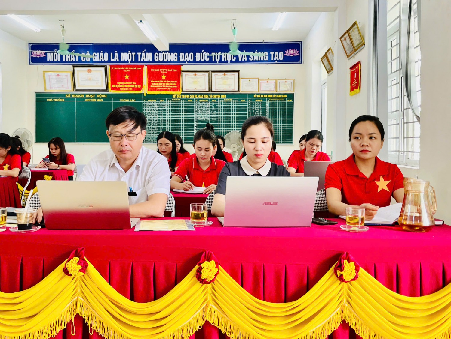 CHI BỘ TRƯỜNG MẦM NON KỲ HOA SINH HOẠT CHUYÊN ĐỀ: “GIẢI PHÁP TRIỂN KHAI THỰC HIỆN NGHỊ QUYẾT ĐẠI HỘI ĐẢNG BỘ XÃ KỲ HOA LẦN THỨ NHẤT, NHIỆM KỲ 2025 – 2030”